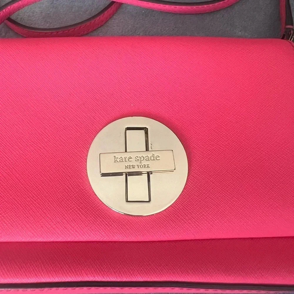 Kate Spade pink saffiano leather crossbody bag with turn lock NWOT
